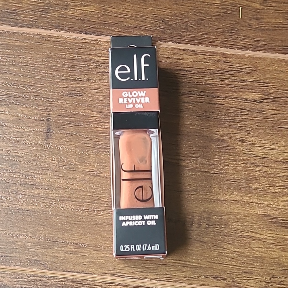 E.L.F glow recicer lip oil in Honey talks